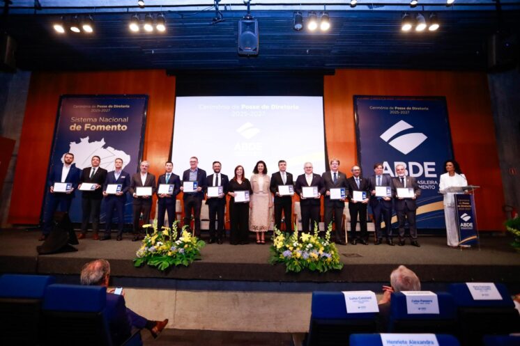 Diretora do BNDES assume presidência da ABDE com foco em desenvolvimento regional