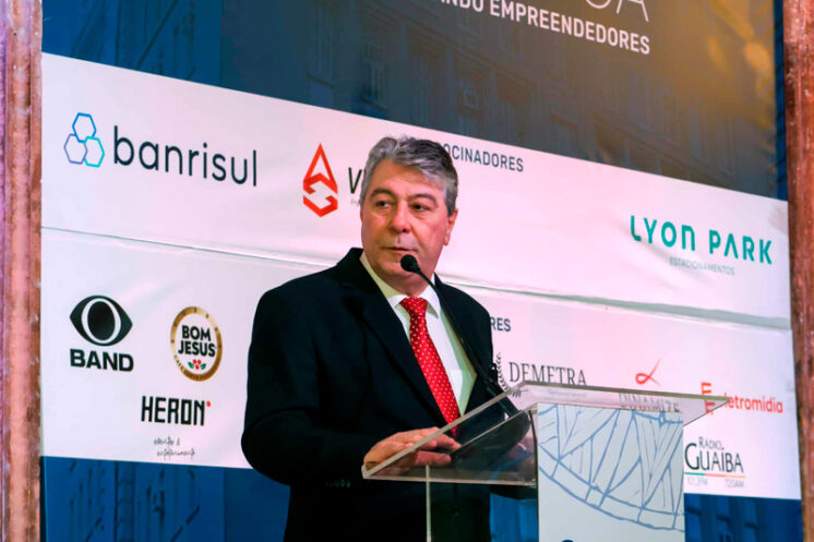 Presidente do Banrisul apresenta soluções para empresas na Associação Comercial de Porto Alegre
